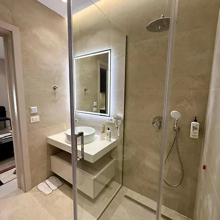 Sav Blavus Center Tiran