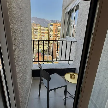 Sav Blavus Center * Tiran